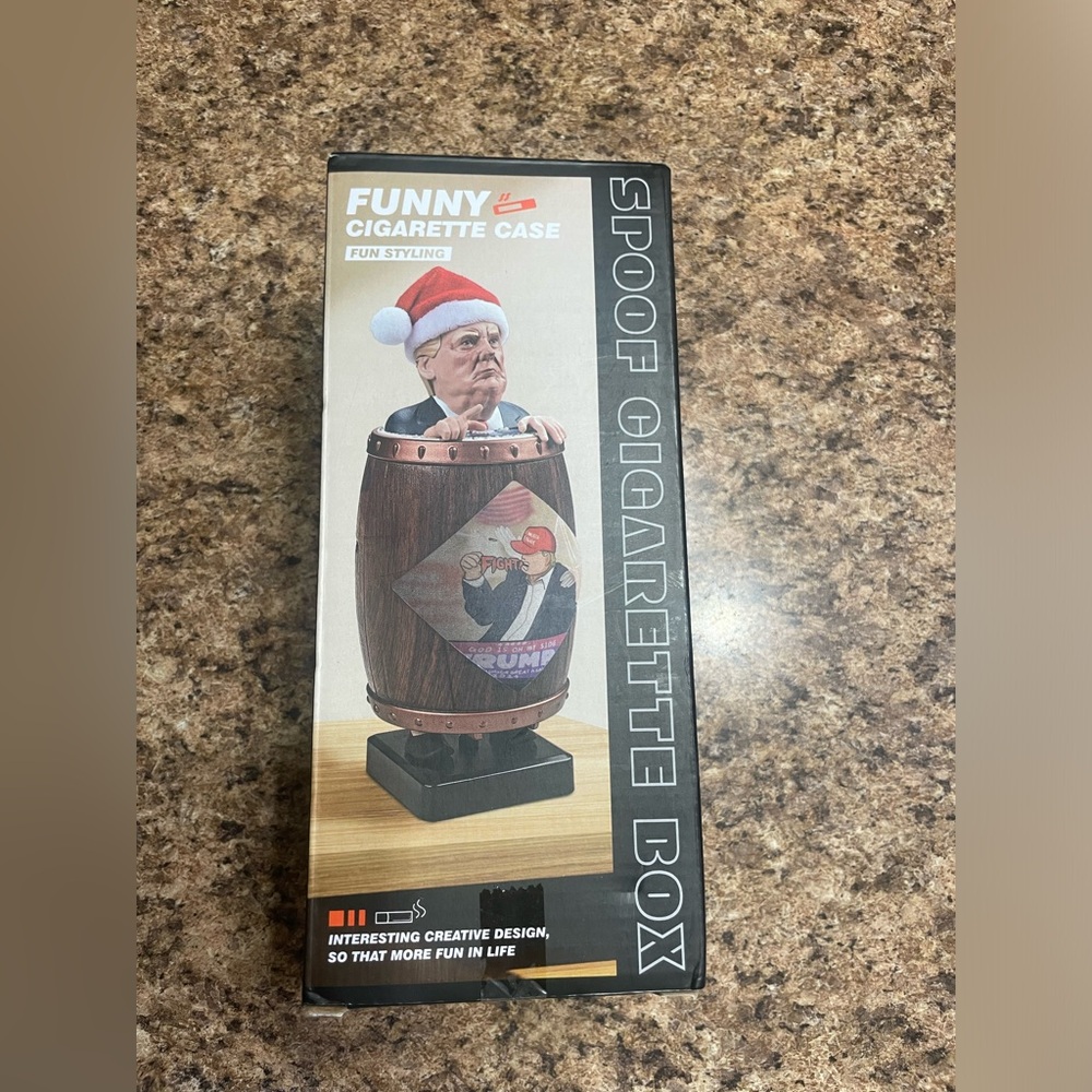 NWT Funny Spoof Gag Cigarette Case with Santa Hat & MAGA Hat